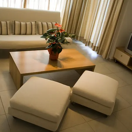 Sunny House Apart 3*