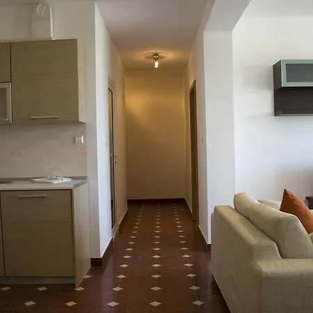 Sunny House Apart نيسيبار