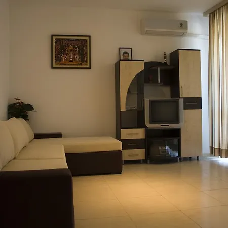 Sunny House Apart نيسيبار