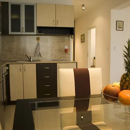Sunny House Apart نيسيبار